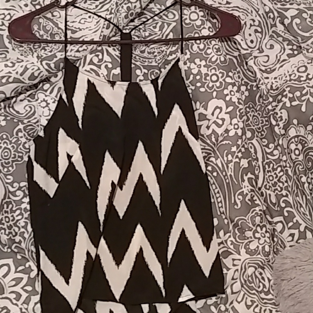 Super cute cropped tank